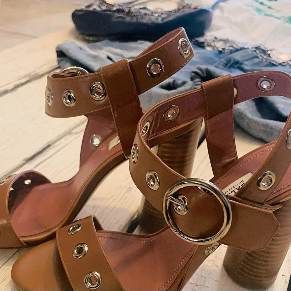 Bally Switzerland Brown High Heel Sandal size 37.5‎